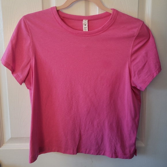 lululemon athletica Tops - lululemon athletica Bright Pink Short Sleeve Tee